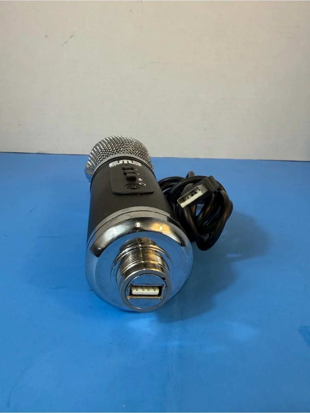 Professional Black USB Microphone - Desktop Recording Mic